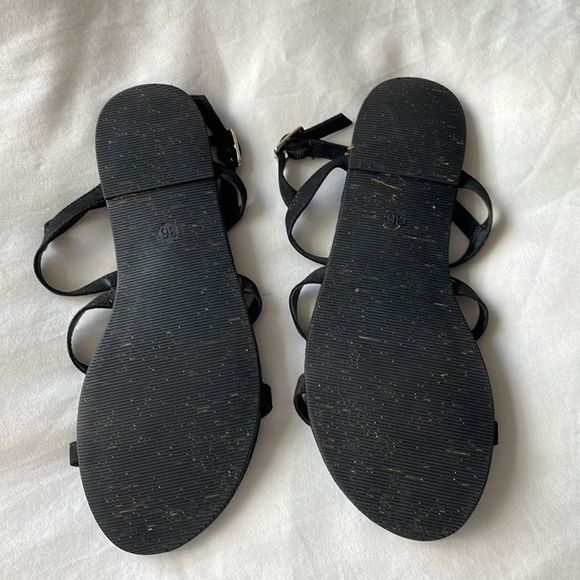 Black Suede H&M studded sandals - Picture 2 of 3